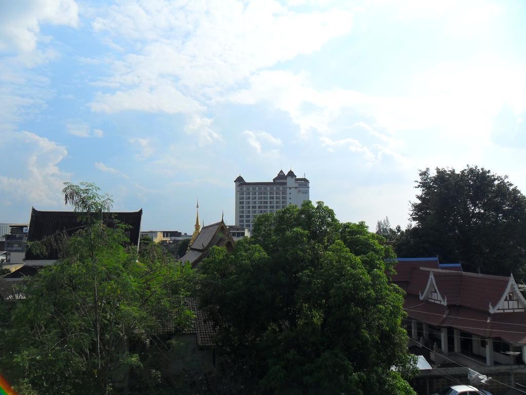 Chiangmai Inn Guesthouse Chiang Mai Exterior photo